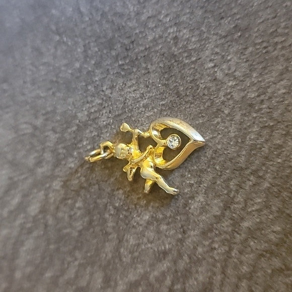 VTG 1970s Dainty Cupid Cherub Heart Pendant Charm - Picture 2 of 3